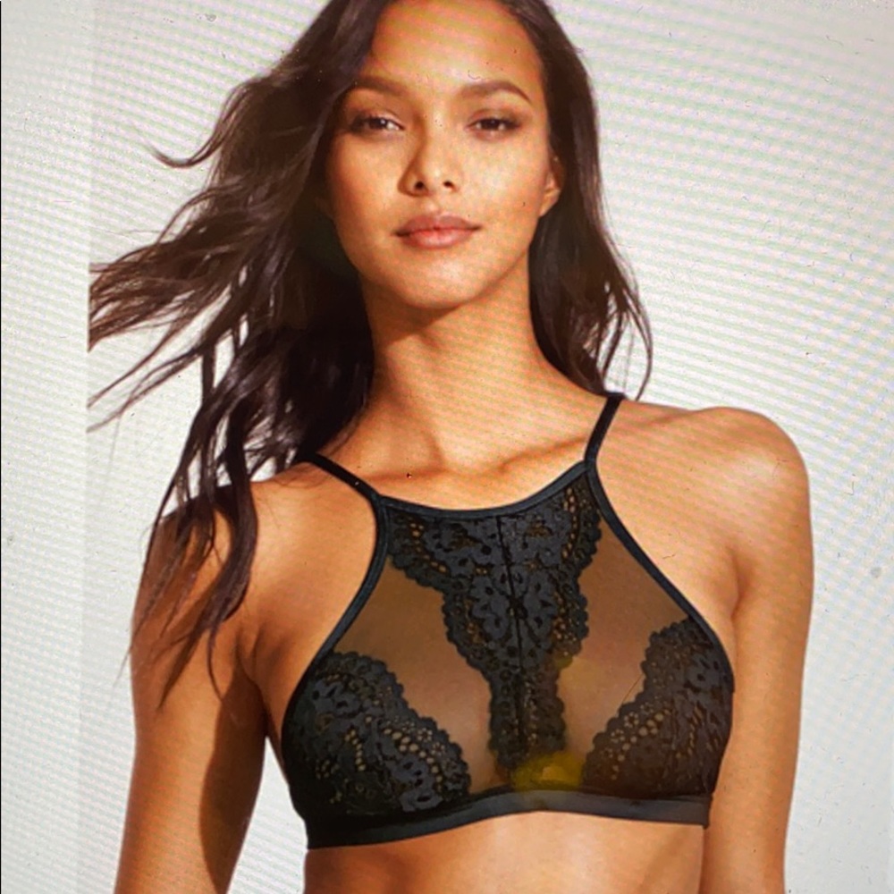 VS Black w/Metropolis Crochet Triangle Bra